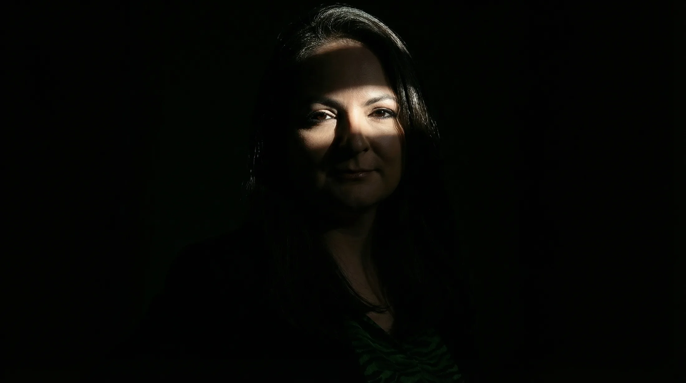 A nearly black frame — a chiaroscuro experiment that swallowed the subject